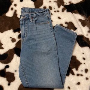SOLD❤️Old Navy High Rise OG Straight Built in Warm